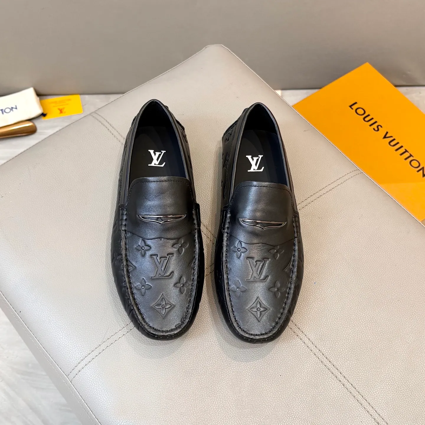 Factory price: 460💰LV men's beanie shoes 2025 official website synchronized <market top version> imported first layer litchi pattern/embossed ➕ black cowhide original packaging. Size 38-45